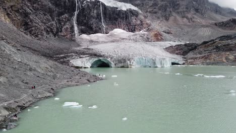 Tilt-up-drone-shot-of-glacier-of-Fellaria,-based-in-Valmalenco-,Italy