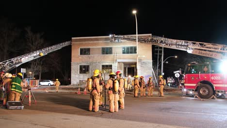 Verlassenes-Gebäude-Nach-Brandvorfall-Feuerwehr-Brigade-Montreal-Kanada