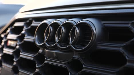 Close-up-of-Audi-S-Q5-luxury-crossover-SUV-front-grille-design-with-logo