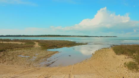 Vista-Tranquila-De-La-Playa-En-Ile-De-Re,-Francia