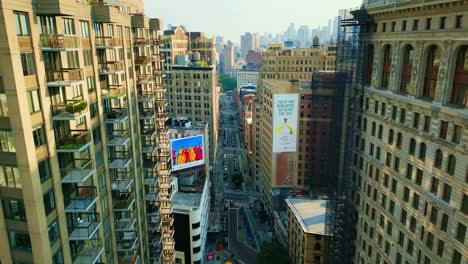 Edificio-Flatiron,-Manhattan,-Nueva-York,-Icónico-Rascacielos-De-Forma-Triangular