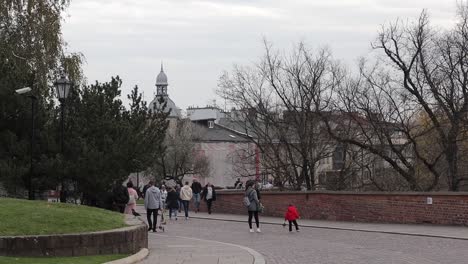 Tourists-in-Wawel-Royal-Castle-in-Krakow,-Poland