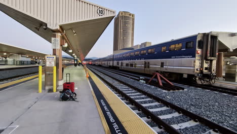 Estación-De-Tren-De-Pasajeros-En-Los-Ángeles,-California---Panorama