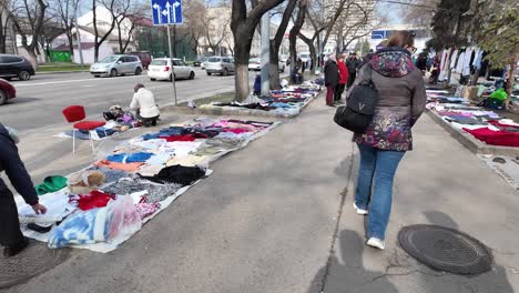 Chisinau,-Republik-Moldau,-Flohmarkt,-Gebrauchte-Lokomotiven