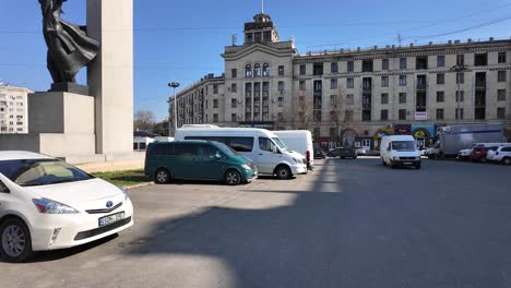 Parken-In-Chisinau,-Republik-Moldau,-Osteuropa,-In-Der-Nähe-Des-Hotels-Im-Stadtzentrum