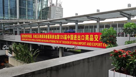 Welcome-banner-for-135th-Canton-Import-and-Export-Fair-attendees-in-Guangzhou,-China