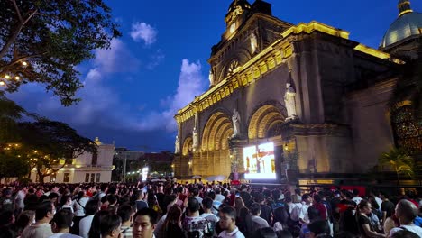 Experimente-La-Inquietante-Misa-Del-Viernes-Santo-En-La-Catedral-De-Manila,-Filipinas,-Una-Celebración-Solemne-De-La-Pascua