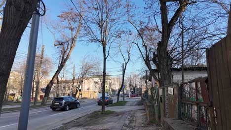 Derribar-Los-Baches-De-Las-Calles-Rotas-Cerca-Del-Centro-De-La-Ciudad-De-Chisinau,-República-De-Moldavia