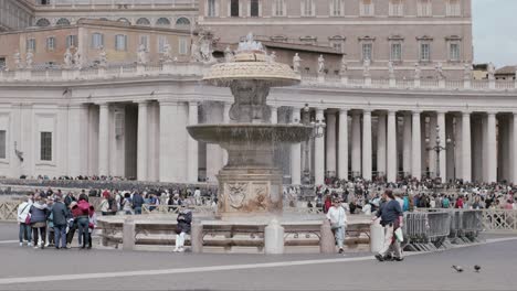 Square-fountain-of-St