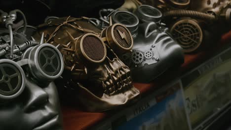 Steampunk-Totenkopf-Masken-In-Venezianischer-Ausstellung---Nahaufnahme