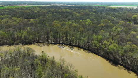 Rivers-And-Vegetation-At-Lower-Hatchie-National-Wildlife-Refuge-In-Tennessee,-USA---Aerial-Drone-Shot
