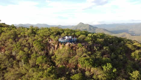 Imágenes-De-Drones-Del-Mirador-Del-Cerro-Yucunitza-En-Huajuapan-De-León,-Oaxaca,-México