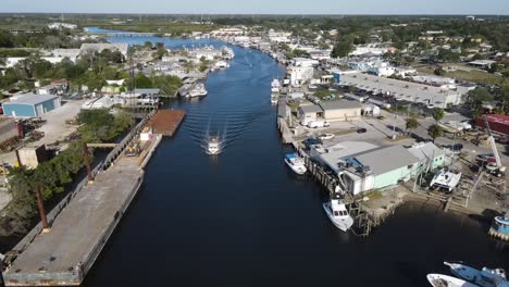 Aerial-view-of-scenic-coastal-Tarpon-Springs,-Florida