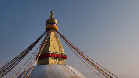 Plano-Medio-De-La-Estupa-Central,-El-Templo-Boudhanath,-Katmandú,-Nepal