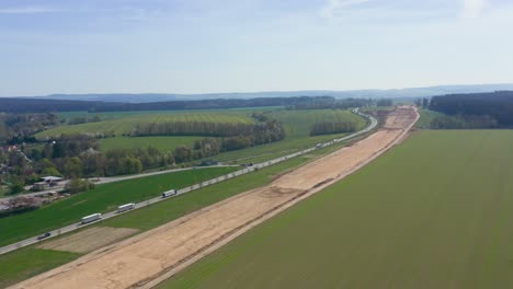 Construyendo-Carreteras-Desde-Arriba:-Imágenes-Aéreas-De-La-Construcción-De-Una-Autopista-En-La-República-Checa