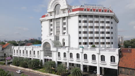 Grand-Mercure-Hotel-In-Old-Batavia-Jakarta-On-A-Sunny-Afternoon