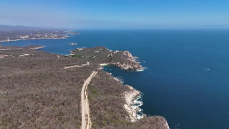 Costa-Del-Pacífico-Mexicano,-Desde-Un-Drone.-Huatulco,-Oaxaca