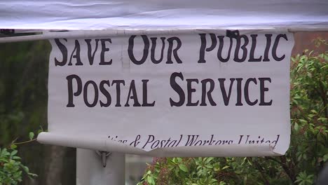 POSTAL-SERVICE-UNION-STRIKING-SIGN-USPS