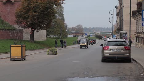 Los-Turistas-Visitan-La-Histórica-Cracovia-En-Melex.-Estilo-De-Vida-De-La-Ciudad