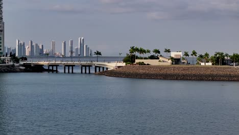 Panama-Stadt:-Luxus-Künstliche-Insel