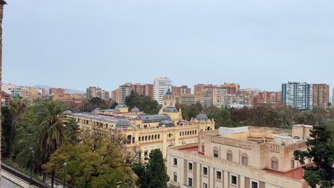 Ayuntamiento-De-Málaga-España-Y-Hermosos-Edificios-Administrativos-Inmobiliarios