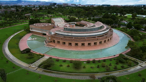 Aerial-view-around-the-Virgilio-Barco-Library,-in-Simon-Bolivar-Park,-Bogota,-Colombia