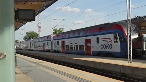 Intercity-train-of-Serbia-Railway-called-Soko-in-New-Belgrade-train-station