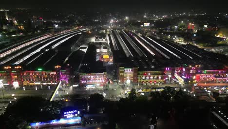 Luftaufnahme-Des-Bahnhofs-Howrah-Bei-Tag-Und-Nacht