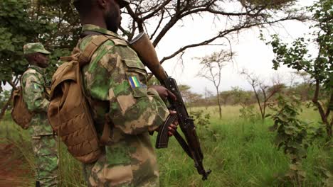 Park-rangers-loading-their-machine