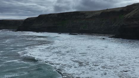 Slow-motion-footage-of-waves-on-cliffs