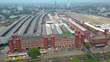 Vista-Aérea-De-La-Estación-De-Tren-De-Howrah-Día-Y-Noche