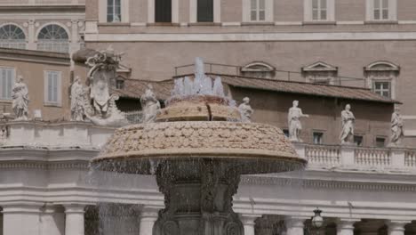 Fuente-Del-Vaticano,-St.-La-Plaza-De-Pedro.-Tiro-Estático