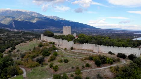 Greek-fortress-in-front-of-a-breathtaking-backdrop