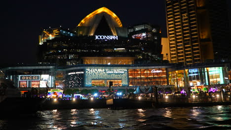 Luxuriöses-Einkaufszentrum-Iconsiam-In-Bangkok