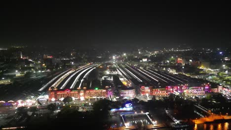 Luftaufnahme-Des-Bahnhofs-Howrah-Bei-Tag-Und-Nacht