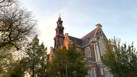 Protestantische-Kirche-Westerkerk-In-Amsterdam.-Schöne-Alte-Architektur