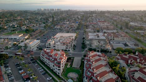 Casas-De-Lujo-En-Pueblo-Residencial-En-Coronado,-San-Diego,-California