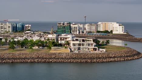 Panama-city-luxury-artificial-island