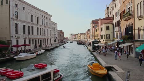 Water-bus-public-transport-on-traditional-Venetian-canals