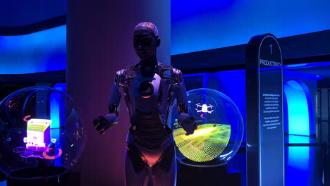 Las-Vegas-NV-USA,-Robot-With-AI-Talking-to-Visitors-in-Hall-of-Sphere,-Futuristic-Experience,-Close-Up