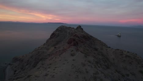 Mountain-And-Seascape-At-Sunset-In-Agua-Verde,-Baja-Peninsula-In-Baja-California,-Mexico---Aerial-Drone-Shot