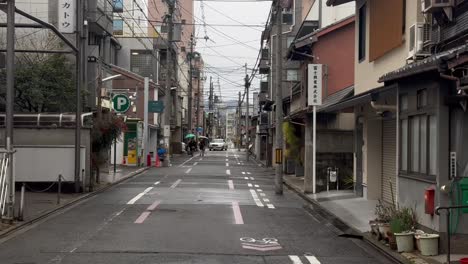 Friedliche-Szene-Auf-Traditionellen-Straßen-In-Kyoto,-Japan
