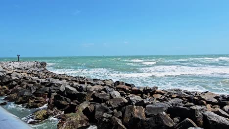 Vista-Estática-De-La-Pared-De-Roca-Cocoa-Beach,-Florida