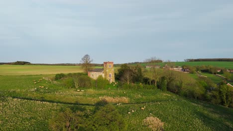 Imágenes-Aéreas-De-Drones-De-Un-Pequeño-Pueblo-De-Lincolnshire-Llamado-Burwell-En-El-Reino-Unido