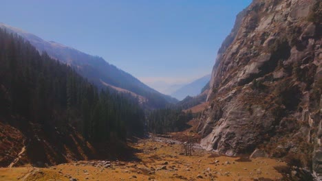 Footage-of-Lahaul,-Spiti-Valley-showing-Winer-colours-of-the-frozen-mountains-of-the-Himalayas