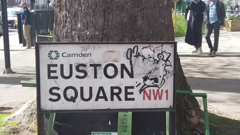 Das-Straßenschild-Am-Euston-Square-In-London