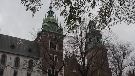 Historisches-Königsschloss-Wawel-In-Krakau,-Polen