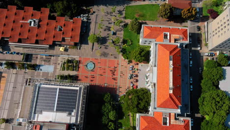 Aérea,-Estudiantes-Protestando-Pacíficamente-En-El-Campus-De-La-Universidad-De-California-En-Berkeley-Por-El-Genocidio-En-Gaza.