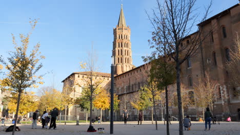 Bell-Tower-Of-Basilica-of-Saint-Sernin-In-Toulouse,-France