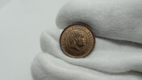 Alte-Münzen.-Portugiesische-Bronzemünze